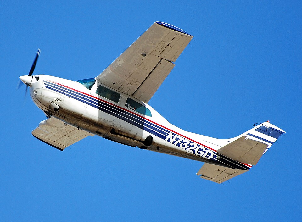 Cessna (Textron Aviation) 210 Centurion